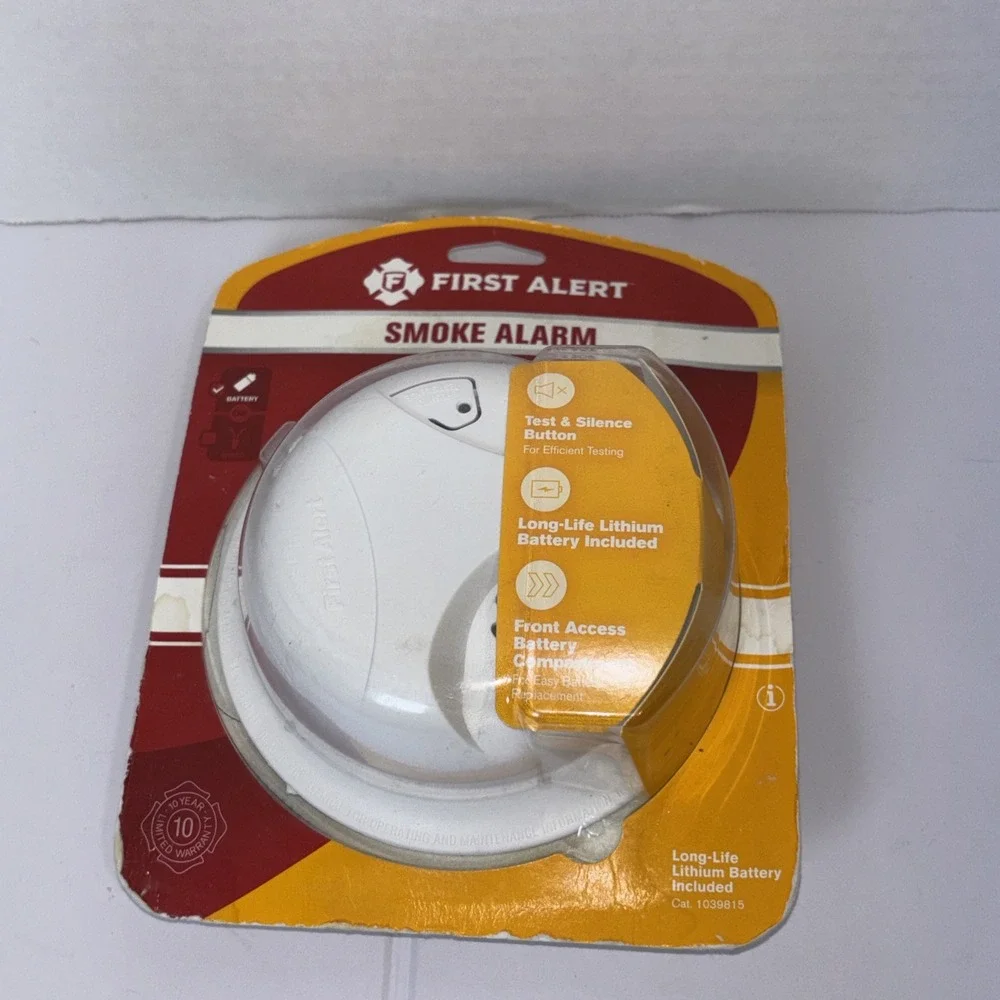 First Alert Battery Operated Long Life Lithium Smoke Detector Alarm